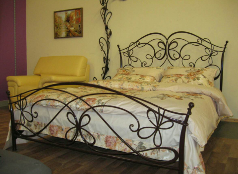 Кованая кровать с витым орнаментом КРВ-092