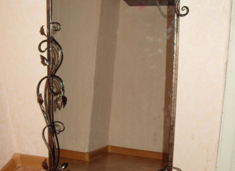 Большое кованое зеркало КЗР-081