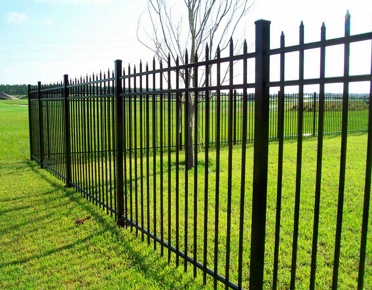 Простой кованый забор для участка ЗА-153