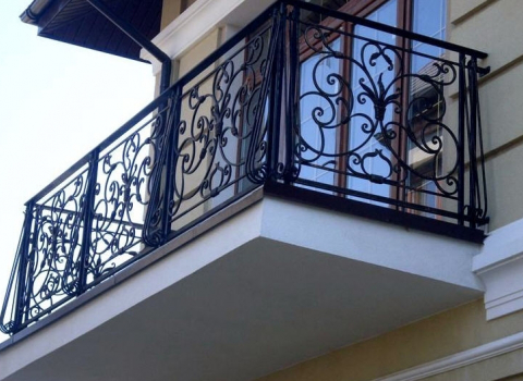 Уличный кованый балкон для дома КБ-027