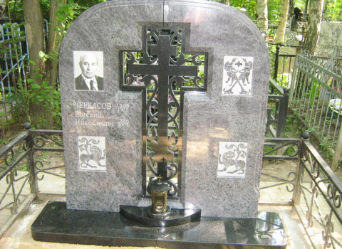 Памятник с кованым крестом РК-020