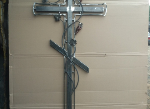 Кованый крест с виноградной веткой РК-031