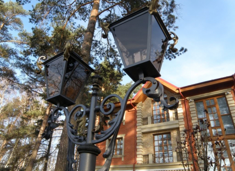 Черный кованый фонарь в парк КСФ-066