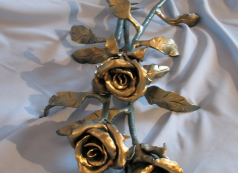 Кованые золотые розы КЦВ-011