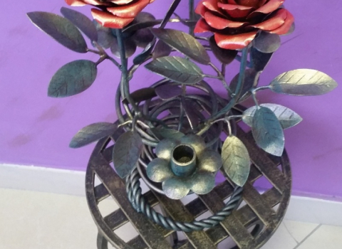 Кованая подставка с розами для дома КЦВ-012