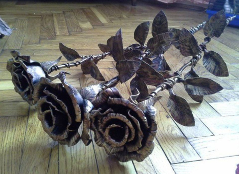 Кованые розы с ручной ковкой КЦВ-015