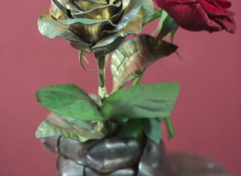 Две кованые разноцветные розы КЦВ-018