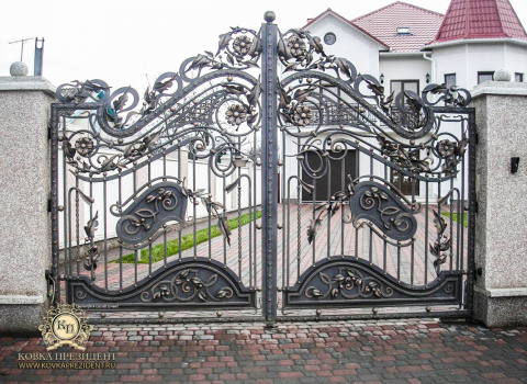 Оригинальные кованые ворота арочные ВО-039