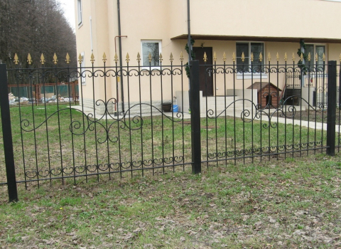 Открытый кованый забор для участка ЗА-077