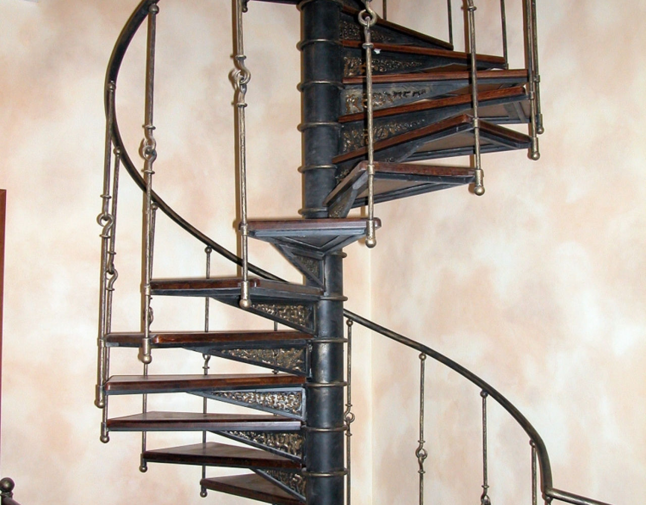Кованая лестница в стиле минимализм КЛ-016
