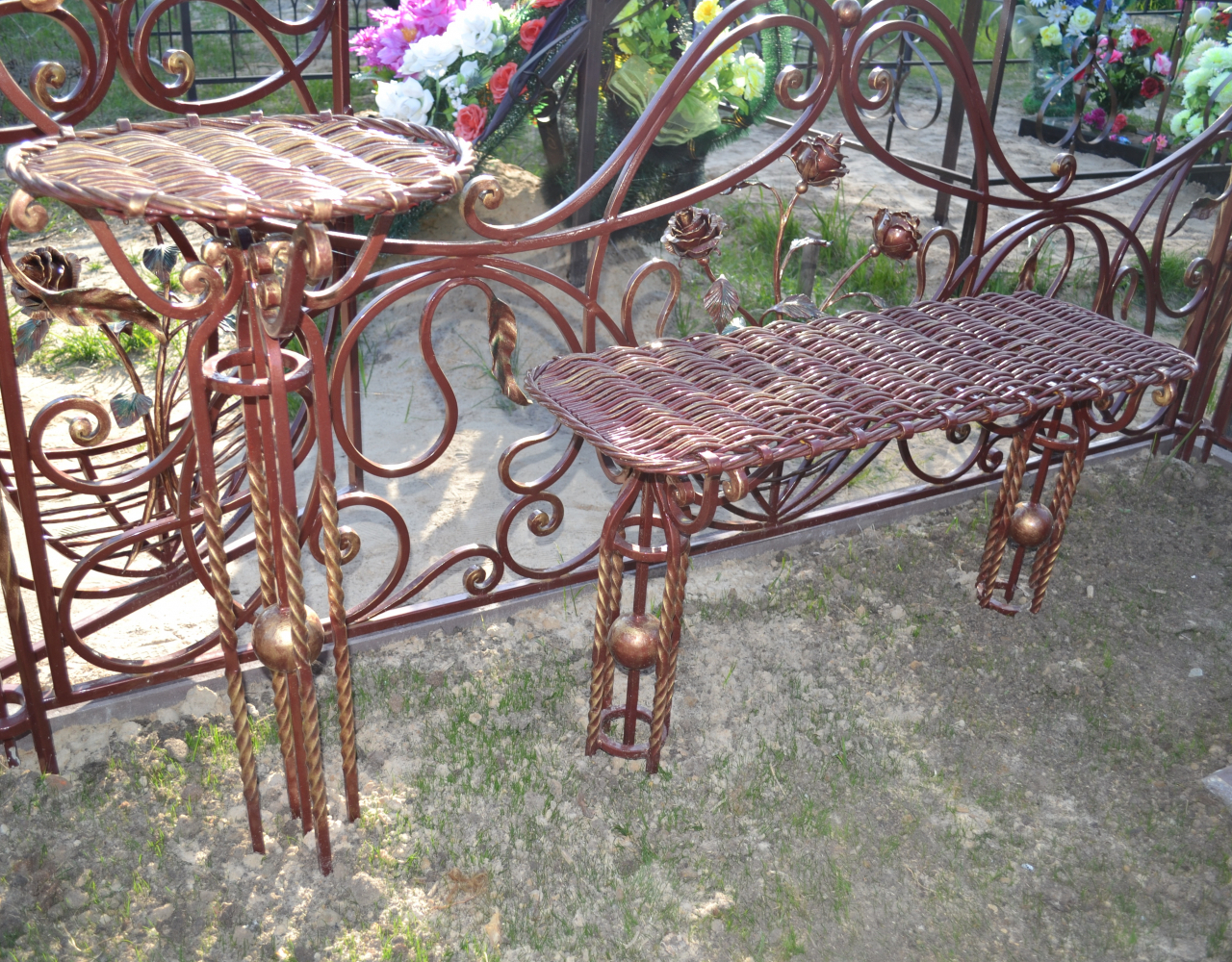 Кованая ограда, лавка и столик в бронзовом цвете РК-074