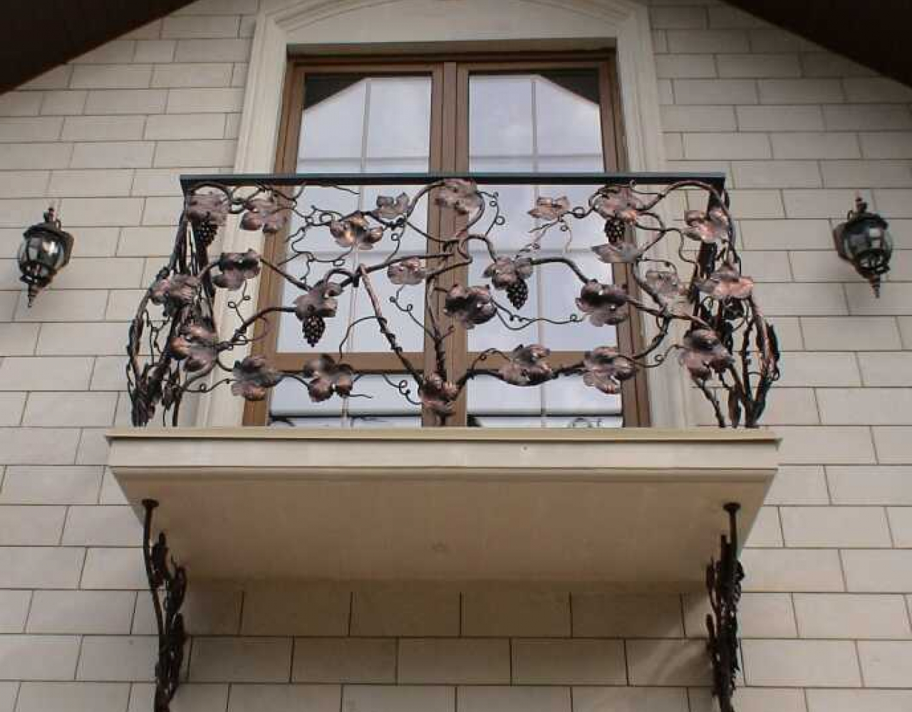 Кованый балкон виноградная лоза КБ-053