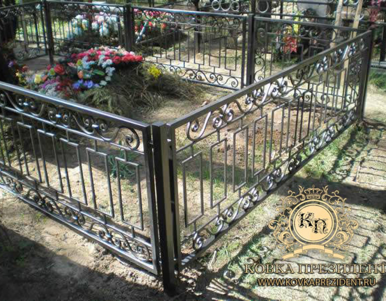 Кованая ограда на кладбище РК-078
