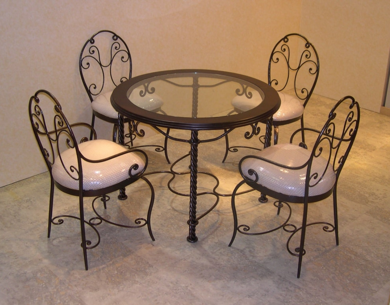 Кованый стол и стулья в английском стиле СТЛ-041