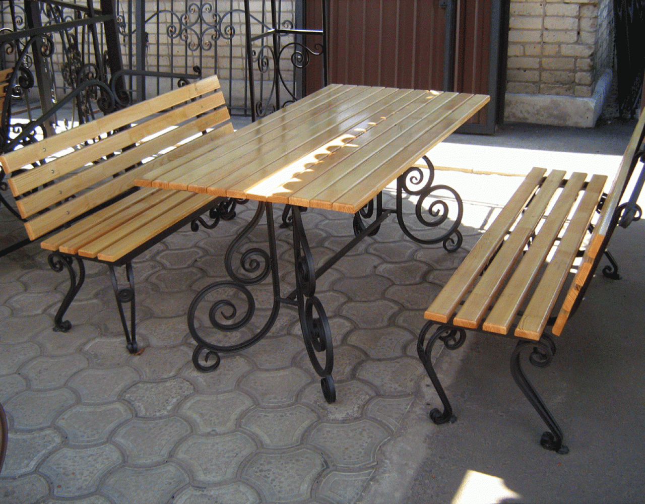 Кованый стол и скамейки для сада и дачи СТЛ-048