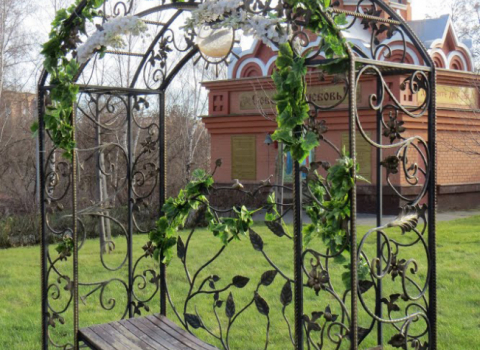 Кованая арка с растительным орнаментом КА-058