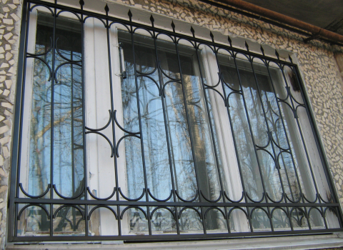Кованая решетка на окно КР-118