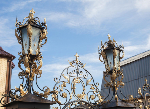Кованые фонари на ворота в стиле барокко КСФ-087