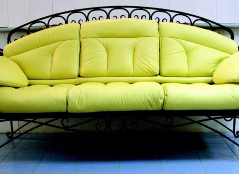 Большой кованый диван с волютами ДВ-035