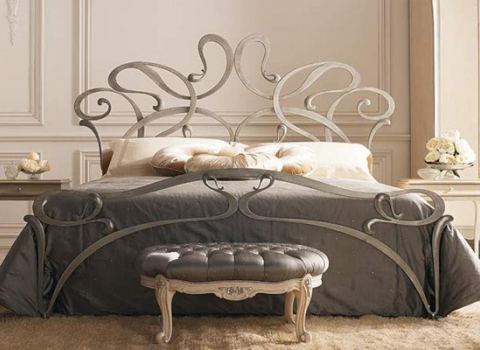 Белая дизайнерская кованая кровать КРВ-093