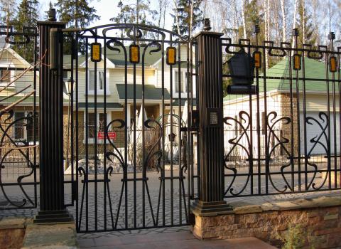 Высокий кованый забор в стиле модерн ЗА-110